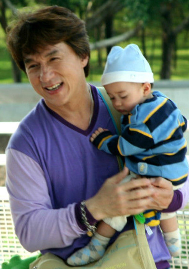 12年前成龙宝贝计划里那个小萌娃,如今长这样,简直出乎意料
