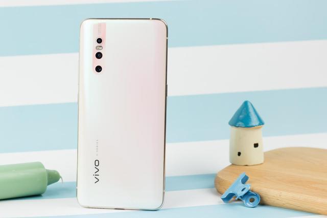 vivo x27粉黛金的吸粉照曝光