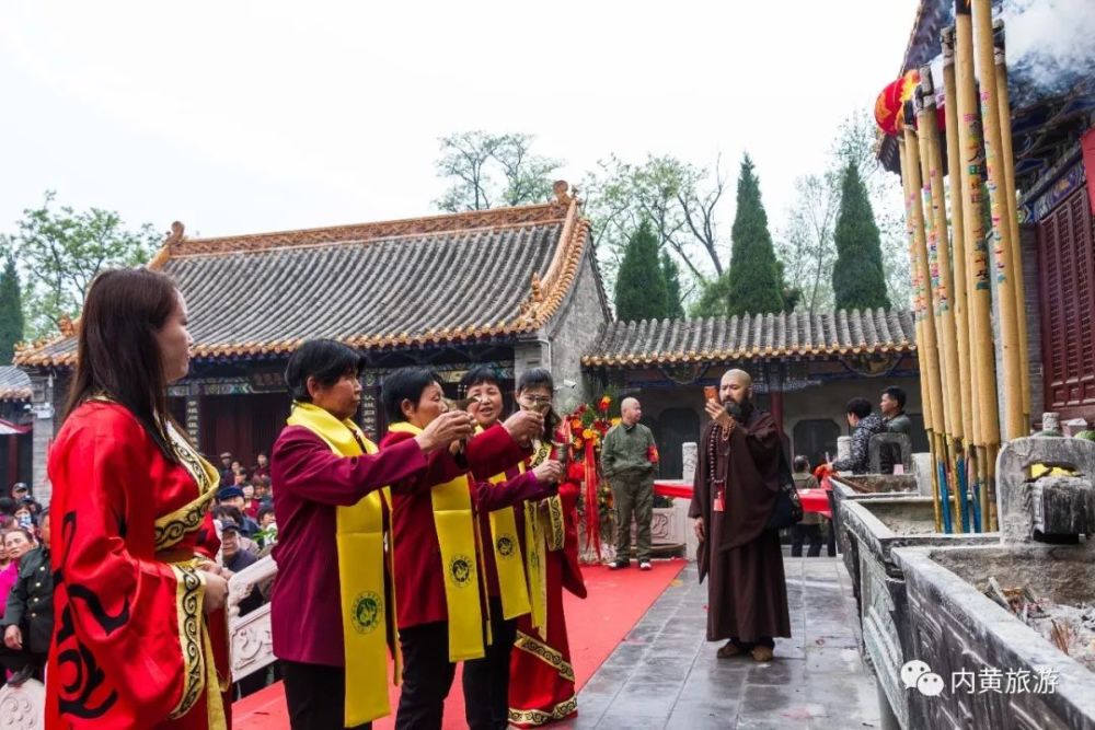 三月十八,高王庙会正会日,内黄颛顼帝喾陵祭祖节民祭活动进入高潮