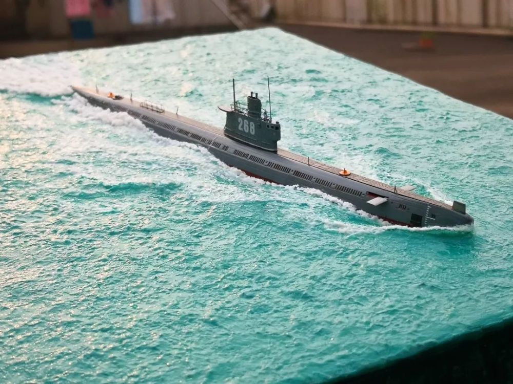 我与海军70年:网友制作033型潜艇模型