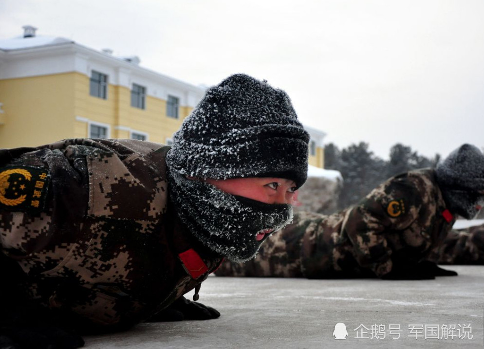 同样是执行任务,为何武警戴上黑面罩?特种兵却要图上迷彩!