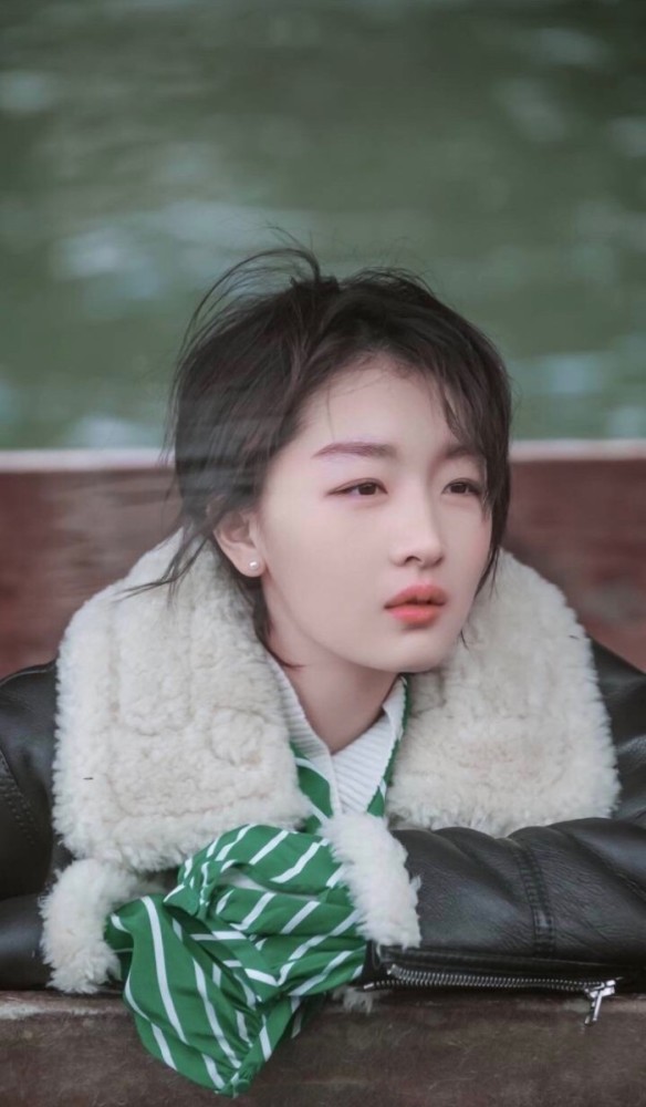 周冬雨短发:干净利落又帅气