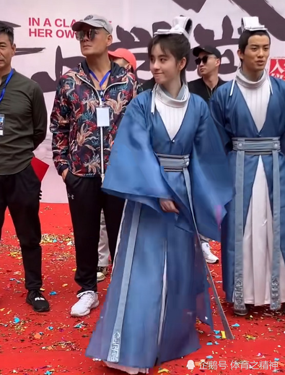 有一种"意外"叫鞠婧祎穿汉服,看到她配的鞋子后,这谁能顶住?