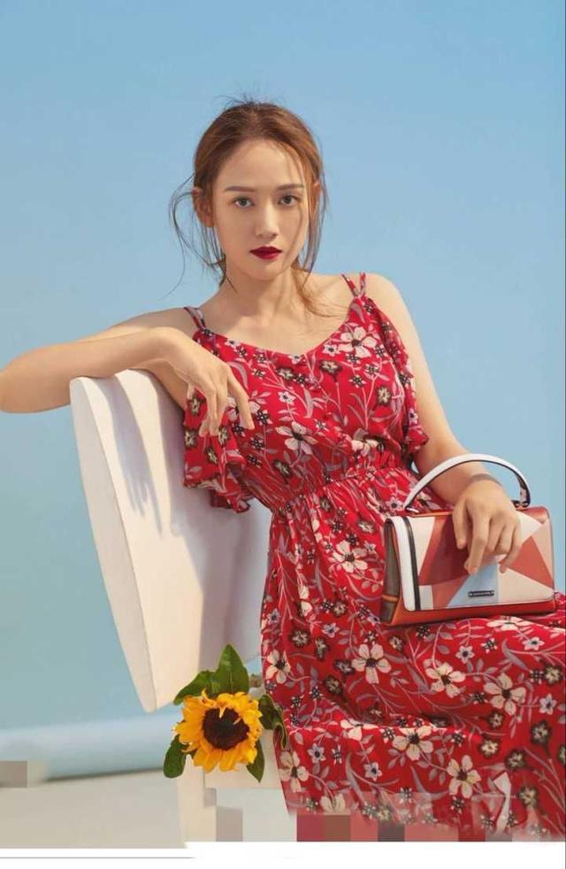 陈乔恩高清壁纸:各种不同裙装的风格,明媚动人,娇柔艳丽!