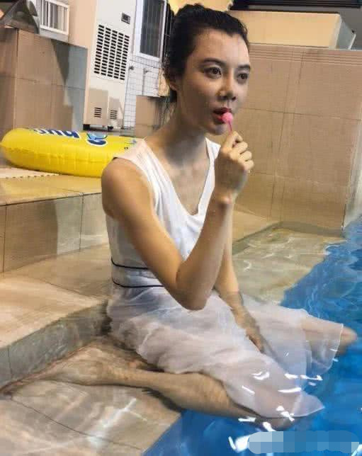 这些女星全部瘦成皮包骨,网友:这是病态美