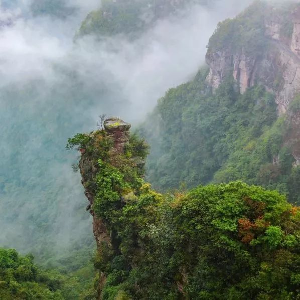 渝东石柱第一峰,牧云山上龙骨寨