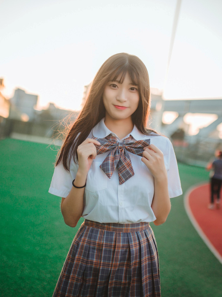 镜头下的青春伊人可爱学生姑娘