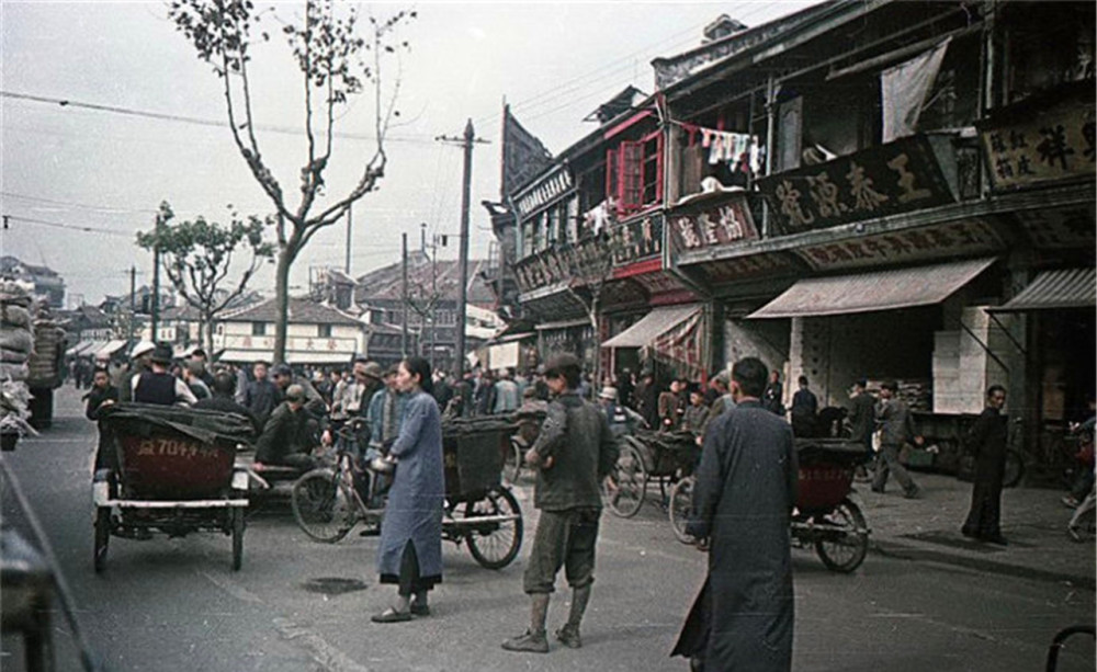 珍贵老照片:1949年的上海,比现在的农村小镇还繁华