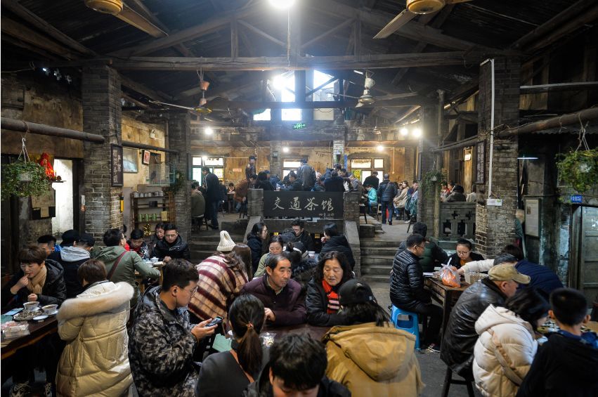 交通茶馆又双叒叕火了 《极限挑战》来九龙坡取景