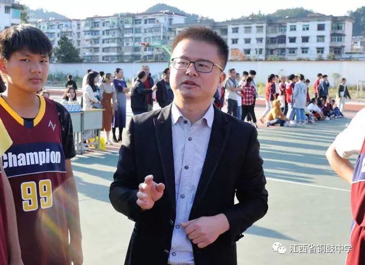 铜鼓中学近三年引进青年教师照片及简介