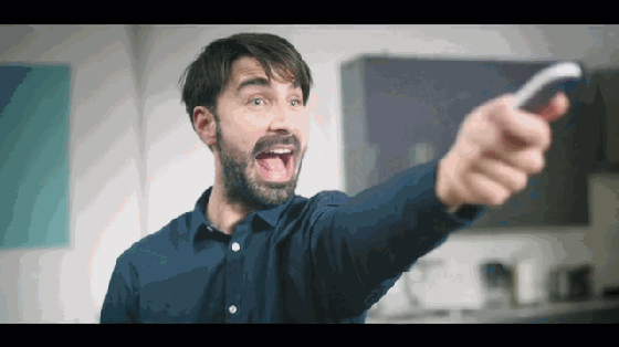 这款小巧的万能遥控器 可以控制家里的各种设备