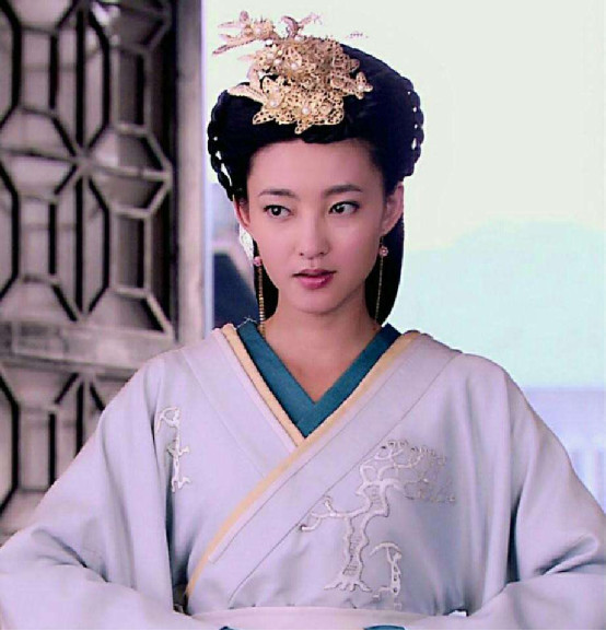封神演义:妲己王丽坤的感情史被扒出,8年的青春全给了