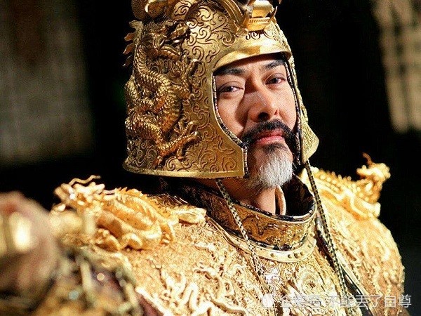 同样穿上金色铠甲:邓伦a级,胡歌s级,而他sss级逆天霸气