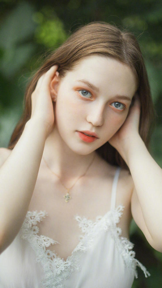 欧美美女清新养眼仙气写真图片手机壁纸