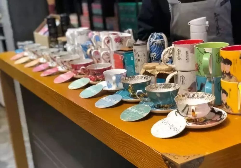 茶颜悦色:新茶饮的第3种可能