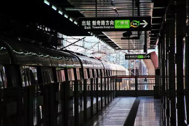 开通前的广州地铁一号线农讲所车站大厅 2000年以前,中国就开通了