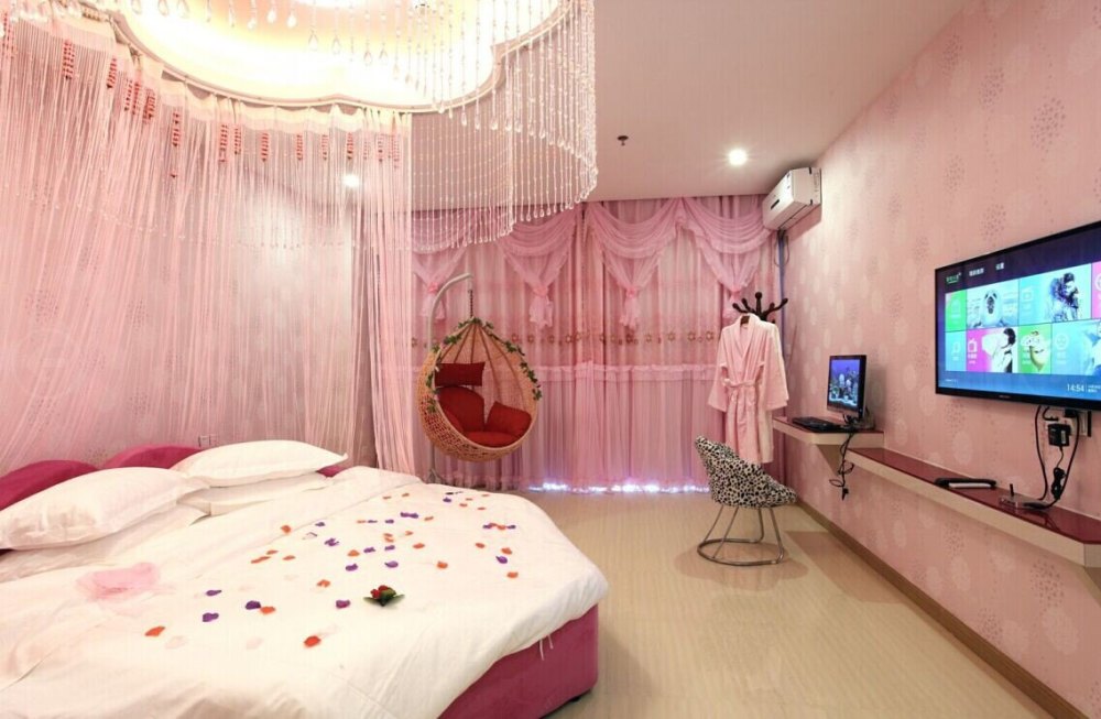 为何钟点房白天才能开,只有4个小时能干啥?前台小姐说出内情!