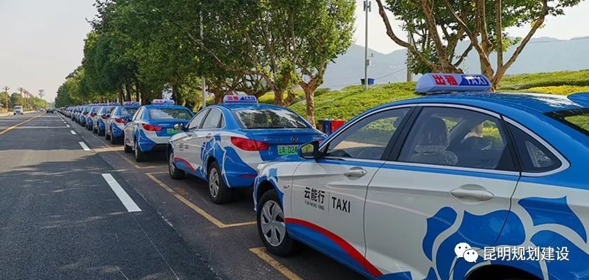 昆明新能源出租车,实现三分钟换电池!