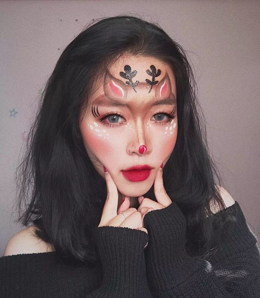 一头可爱的梅花鹿,妩媚又动人.