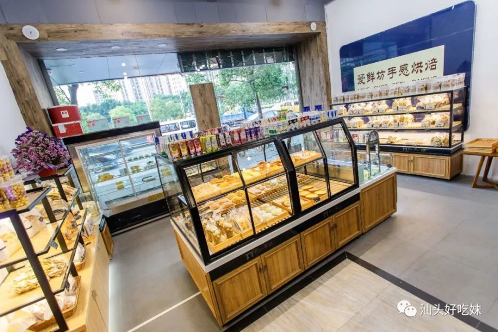 这家贩卖回忆的面包店,让物价重回10年前