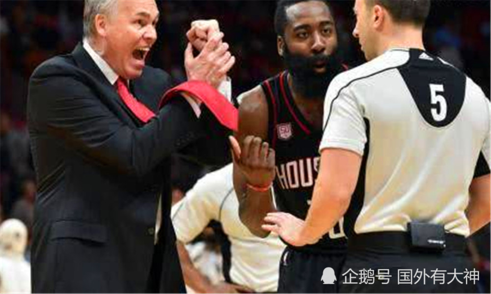当火箭输球后,众人指责裁判的判定失误时,他的回答却让人震惊了