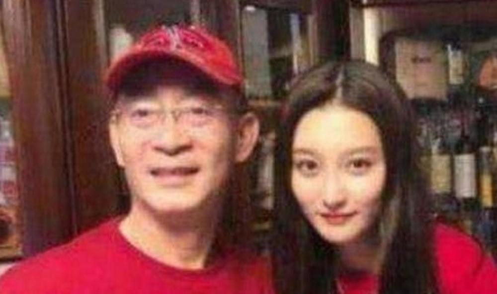 六小龄童女儿29岁仍然单身,看到她的照片后,网友:是我