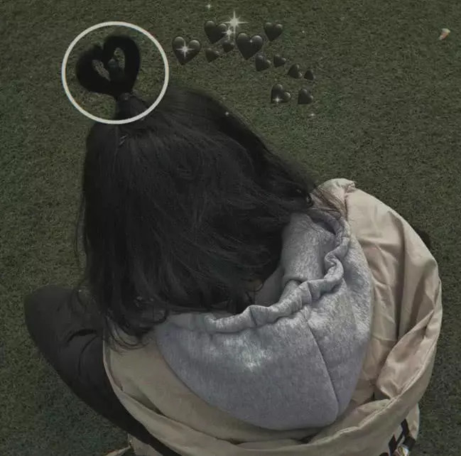 最近火了"求复合"女生头像:要把快乐放在外面,失落放在心里