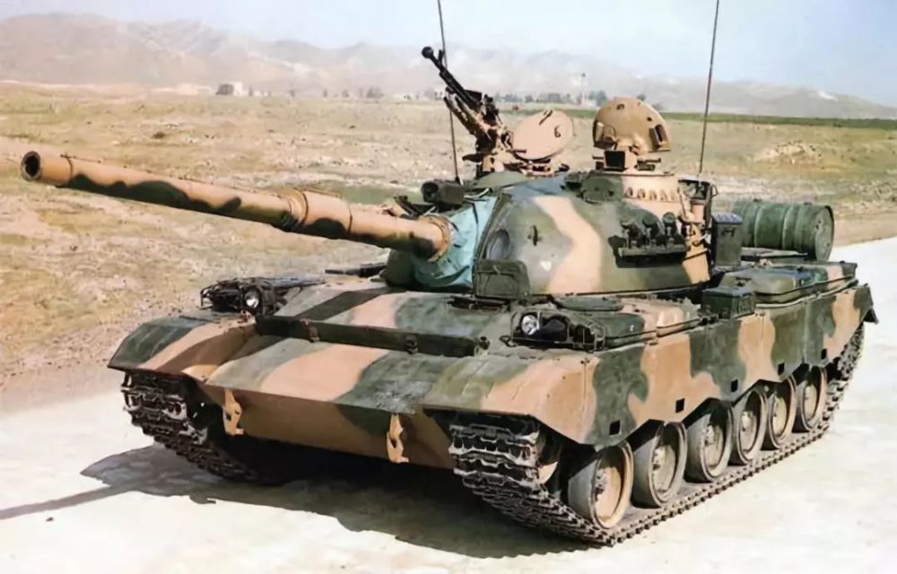 中国装甲车辆掠影二代坦克"88式",b型来的居然比a型早