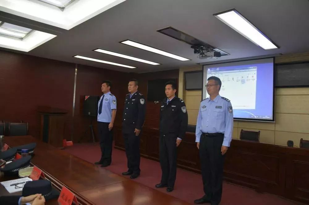随州公安开展警察礼培训,看他们的精气神