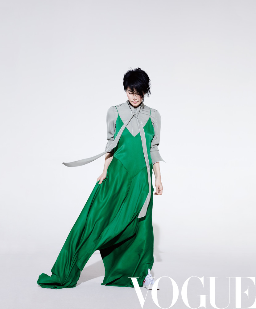 王菲翩翩起舞飘逸灵动 舒淇直夸好好看