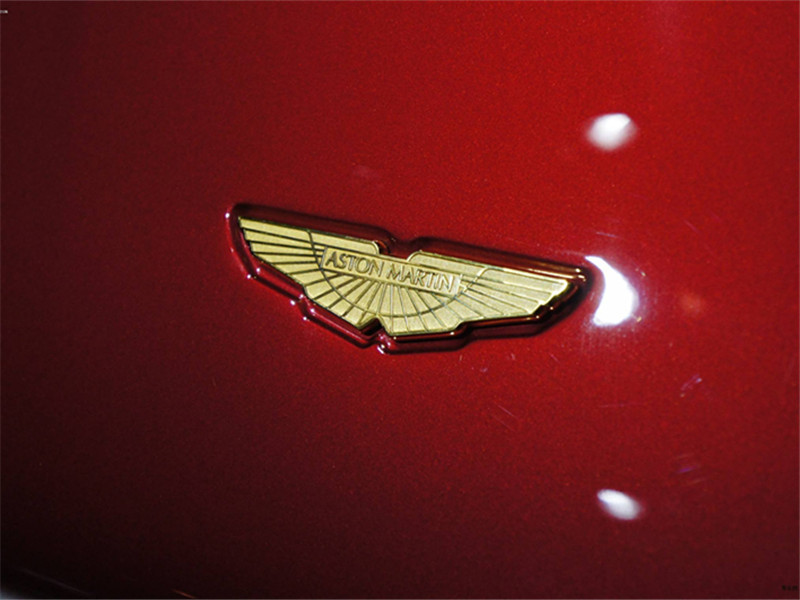 盘点全球汽车品牌:5个带翅膀的车标,网友:雪弗兰也想飞?