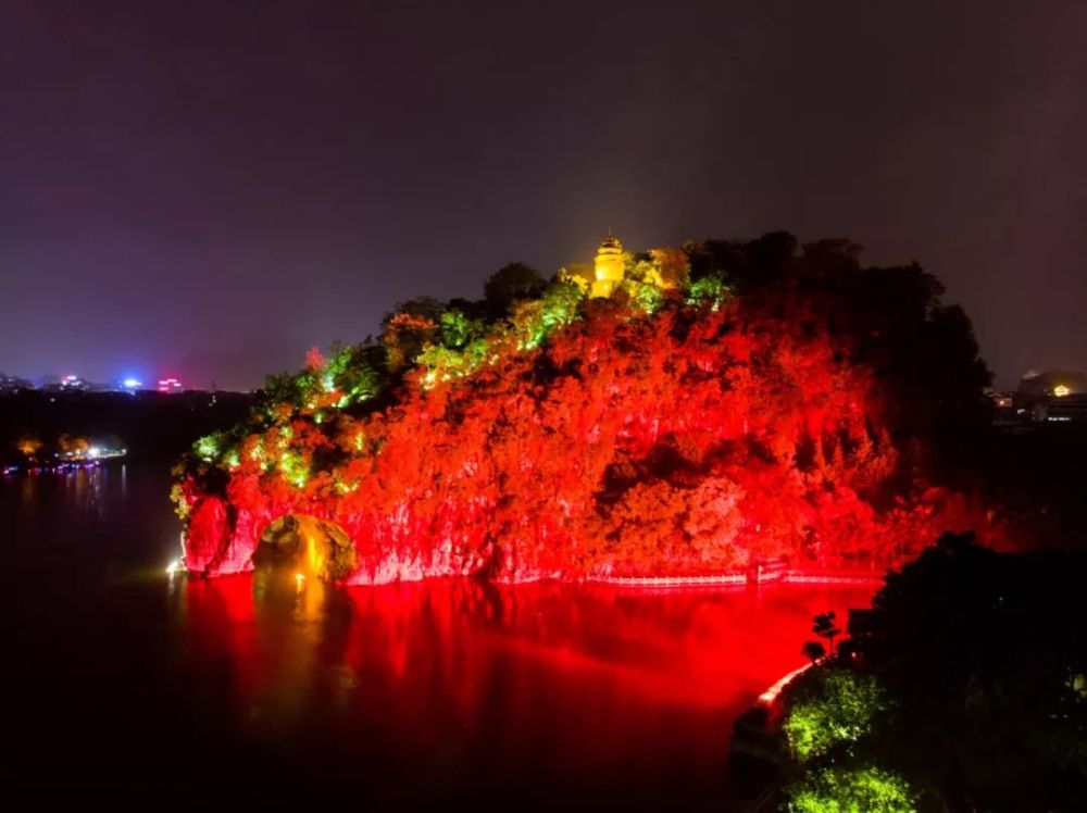 象鼻山夜景