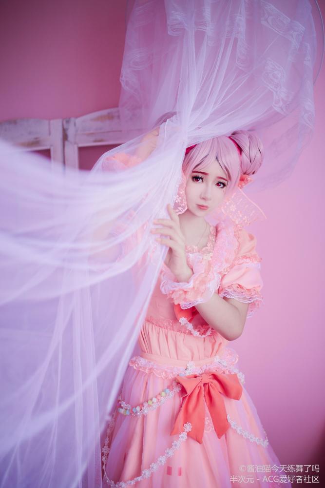 神还原王者荣耀小乔cos:精致小公主