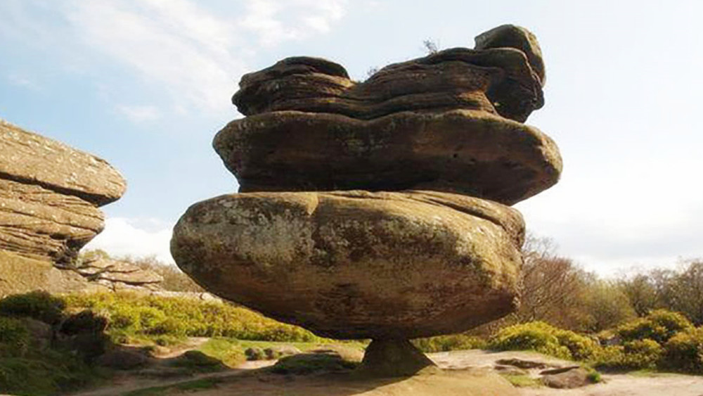 世界上"最奇怪"的三块石头:其中一块在我国,名字叫做飞来石!