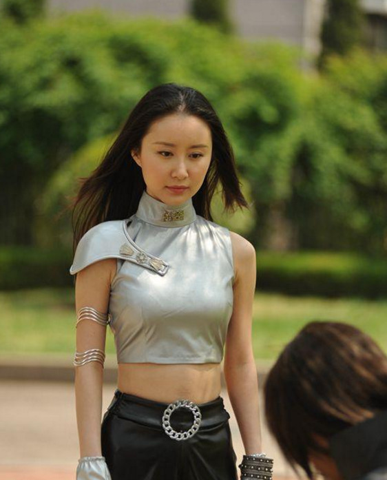 魔幻手机:傻妞到底有多"潮"?现在最流行的,都是她玩过去的!