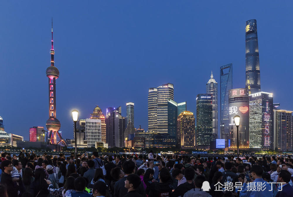 跟着摄影师看上海之五一假期里的上海外滩