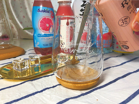 rio大家应该都很熟了,他家的白桃白兰地风味的果酒, 只有3%浓度的果酒