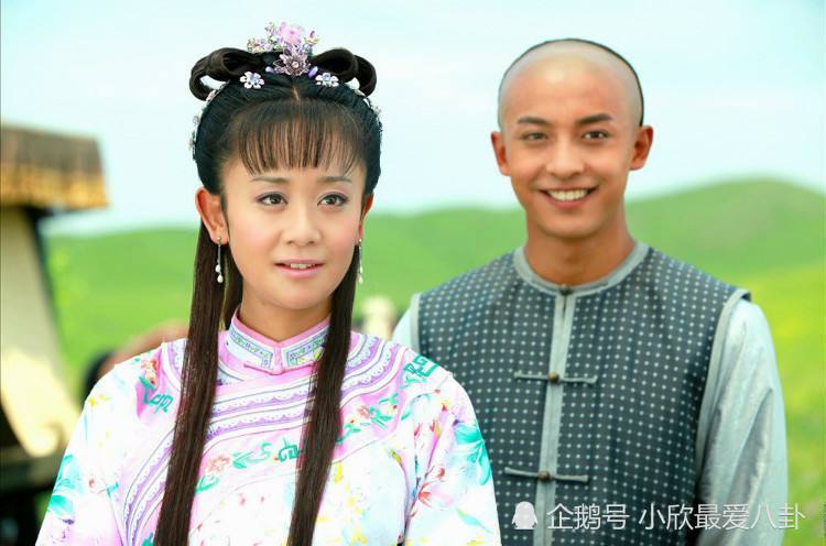 说起李佳航这位演员,                    是在《还珠格格》和《爱情
