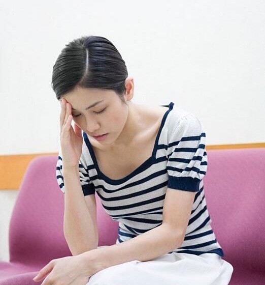 2,  头部剧烈疼痛
