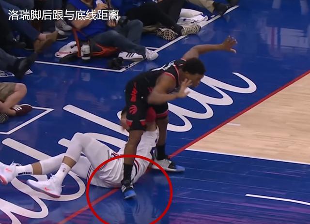 被西蒙斯袭裆前,洛瑞的几个小动作,摄像机拍得清清楚楚!