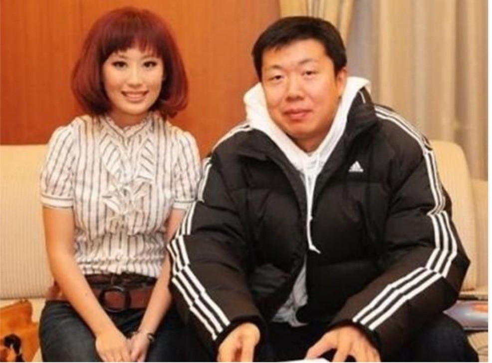 与90后主持人结婚,前妻宋杨身份曝光后,网友:王治郅胆