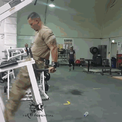 健身房里的奇葩:有佛系的有激励自己的!后两位是真