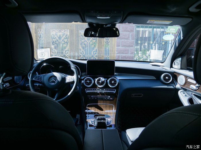 2021奔驰c260l新款内饰,2021款奔驰c260l图片 入全新款奔驰glc260l豪华版,给30岁的我一个礼物