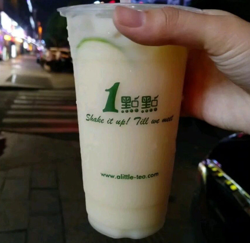 为啥一点点奶茶的养乐多卖那么贵,看店员的做法,才知道贵得值