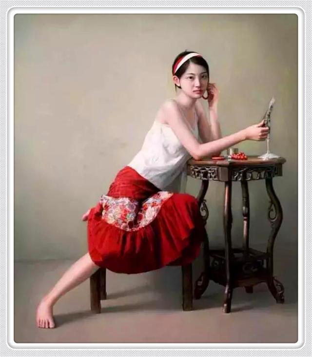 光脚丫的美女如此动人,这样的写实油画雅俗共赏