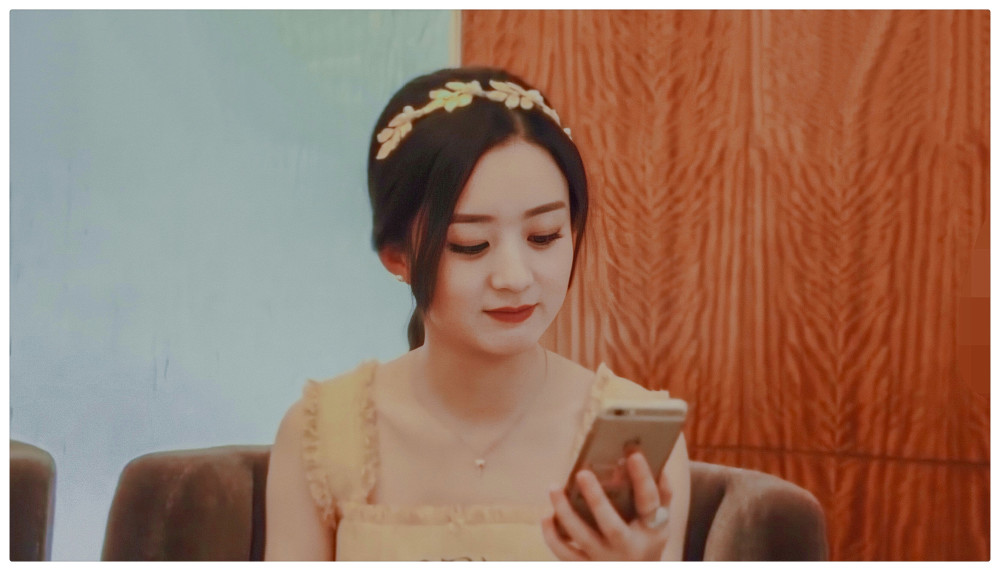 赵丽颖高清壁纸,赵丽颖这身装扮太美了,甜美少女风,萌