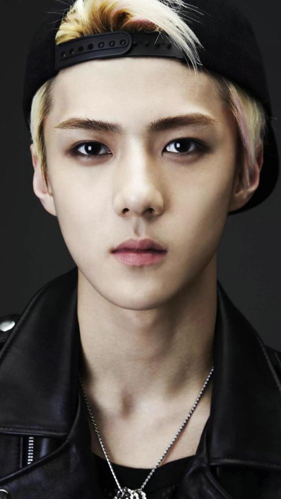 exo·吴世勋精美壁纸:银发的男神帅到炸裂!