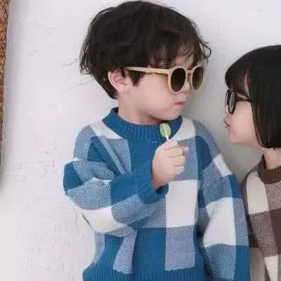这一组小男孩和小女孩的头像,作为情侣头像来说,再适合不过了~你知道