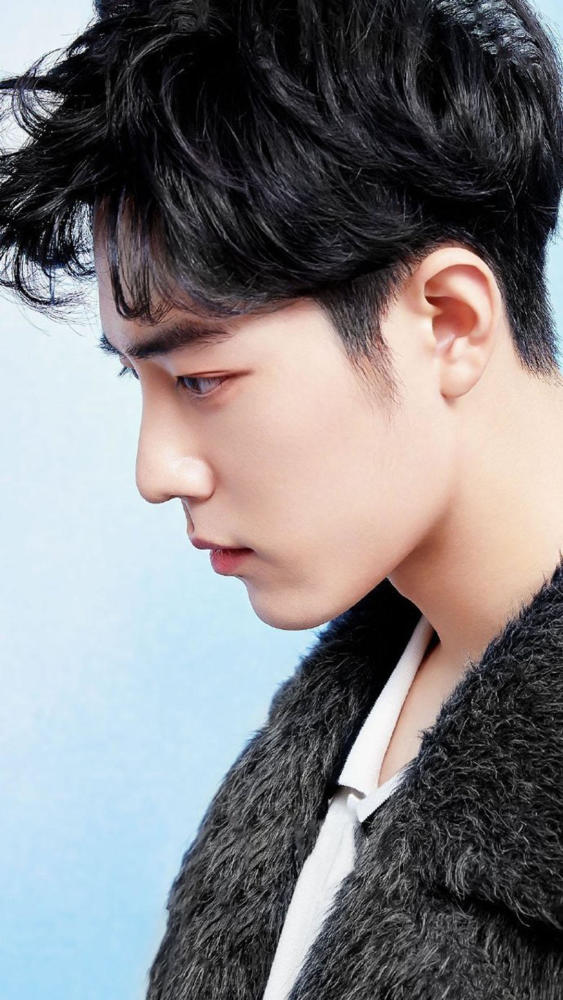 明星美搭:肖战帅气个性打扮,潮味十足,让人看了就喜欢