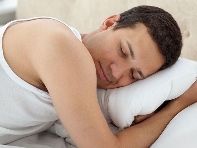 男生睡觉时,如果有这4个"现象",说明肾脏已虚了